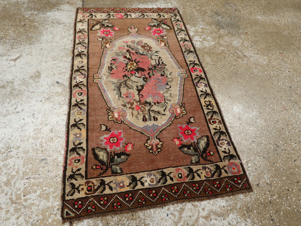 Vintage Turkish Anatolian Throw Rug, No.33456 - Galerie Shabab