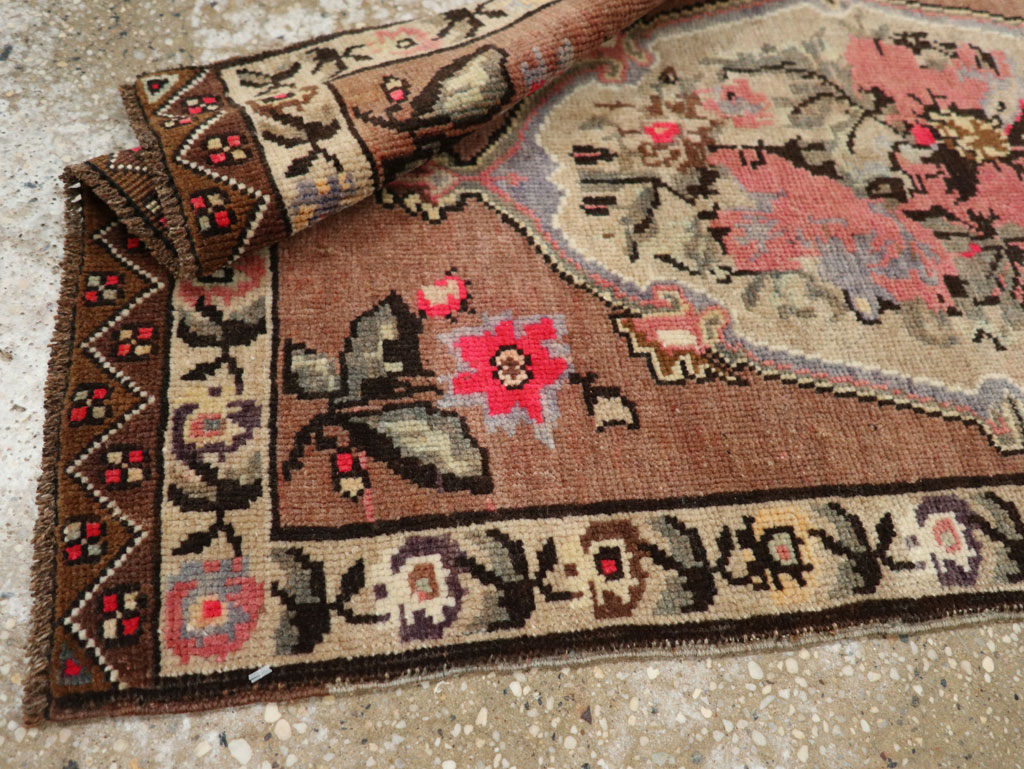 Vintage Turkish Anatolian Throw Rug, No.33456 - Galerie Shabab