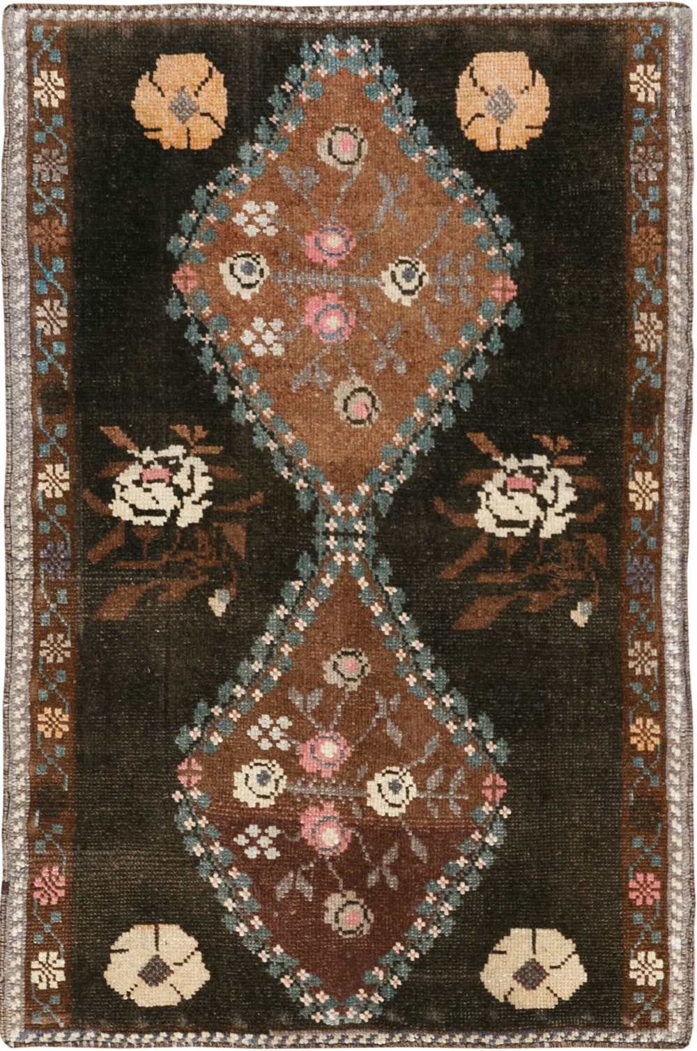 Vintage Turkish Anatolian Throw Rug, No.33457 - Galerie Shabab