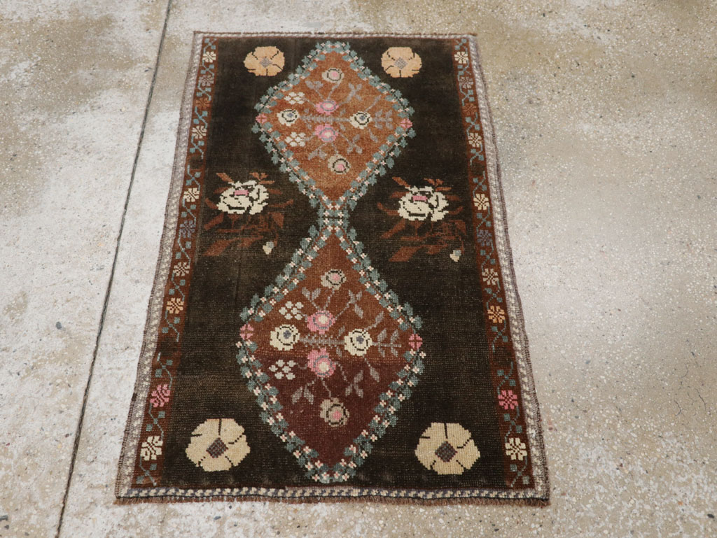 Vintage Turkish Anatolian Throw Rug, No.33457 - Galerie Shabab