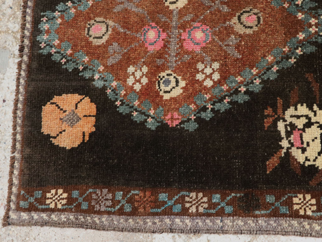 Vintage Turkish Anatolian Throw Rug, No.33457 - Galerie Shabab