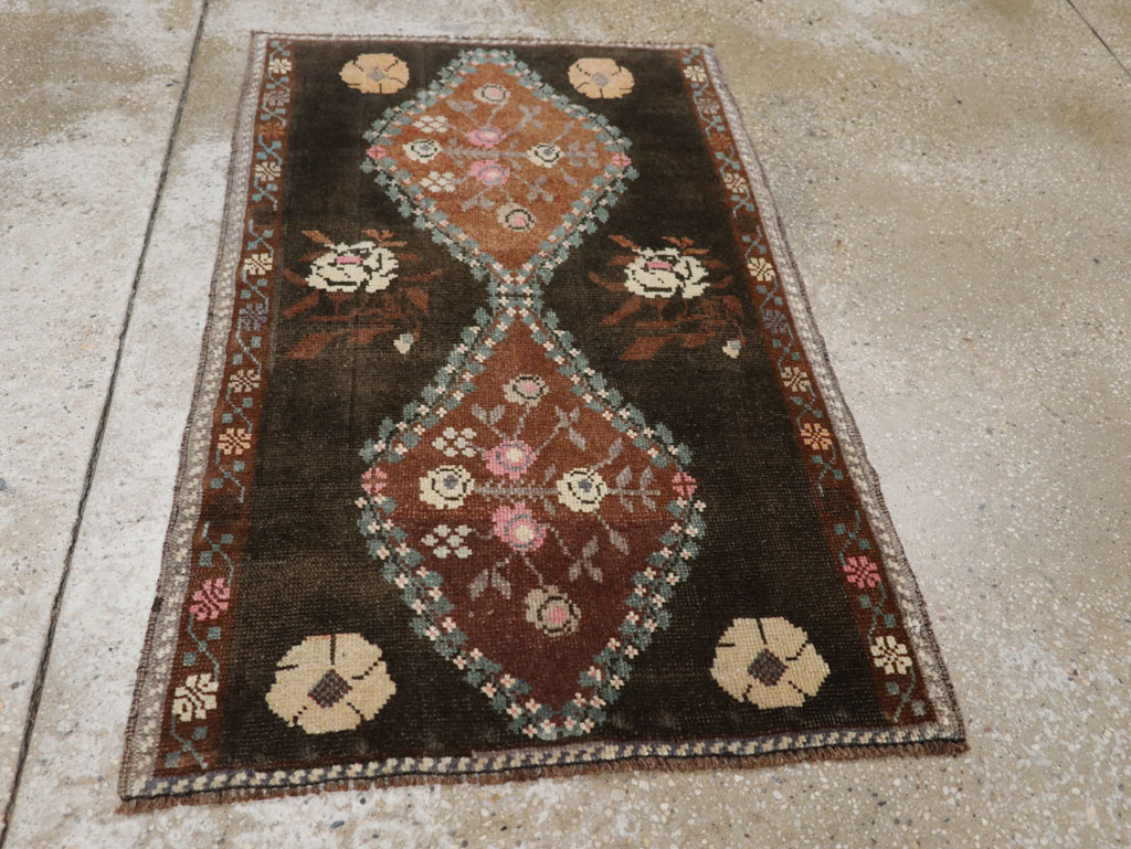 Vintage Turkish Anatolian Throw Rug, No.33457 - Galerie Shabab