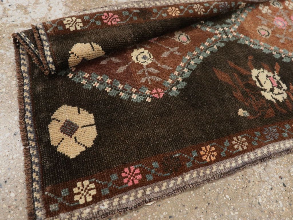 Vintage Turkish Anatolian Throw Rug, No.33457 - Galerie Shabab