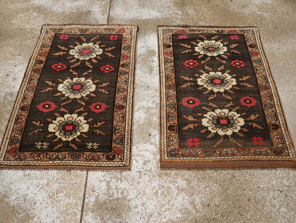 Vintage Turkish Anatolian Throw Rug  (Pair: 1 of 2), No.33458 - Galerie Shabab