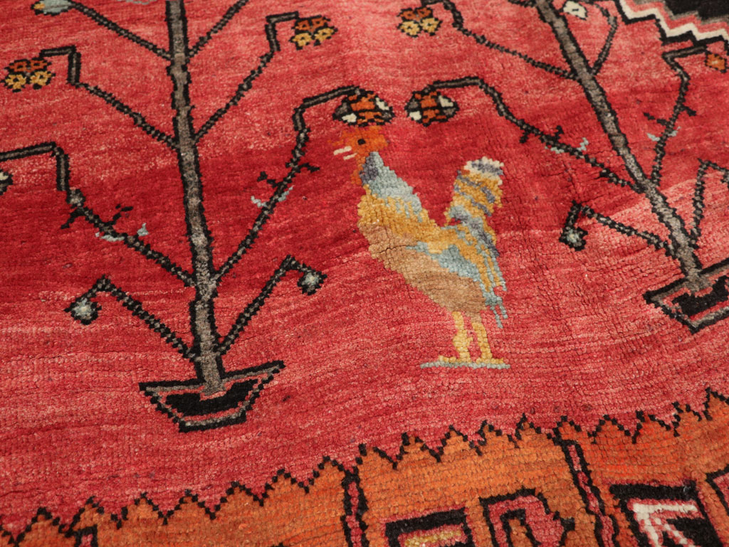 Vintage Turkish Anatolian Pictorial Room Size Carpet, No.33460 - Galerie Shabab