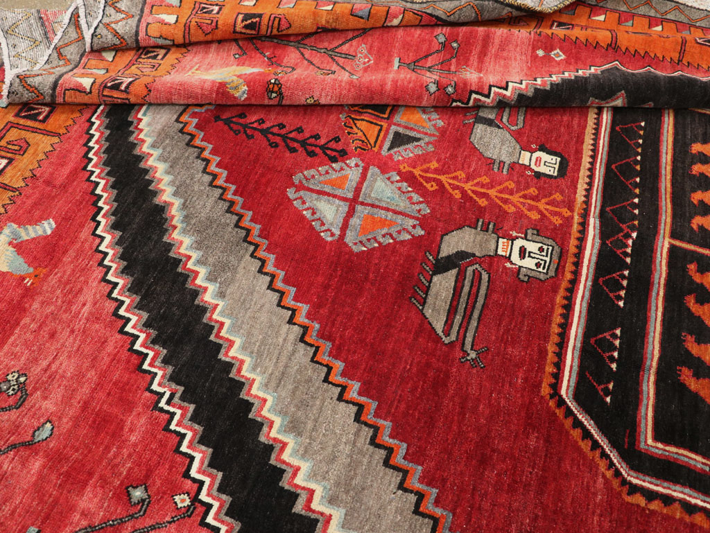 Vintage Turkish Anatolian Pictorial Room Size Carpet, No.33460 - Galerie Shabab