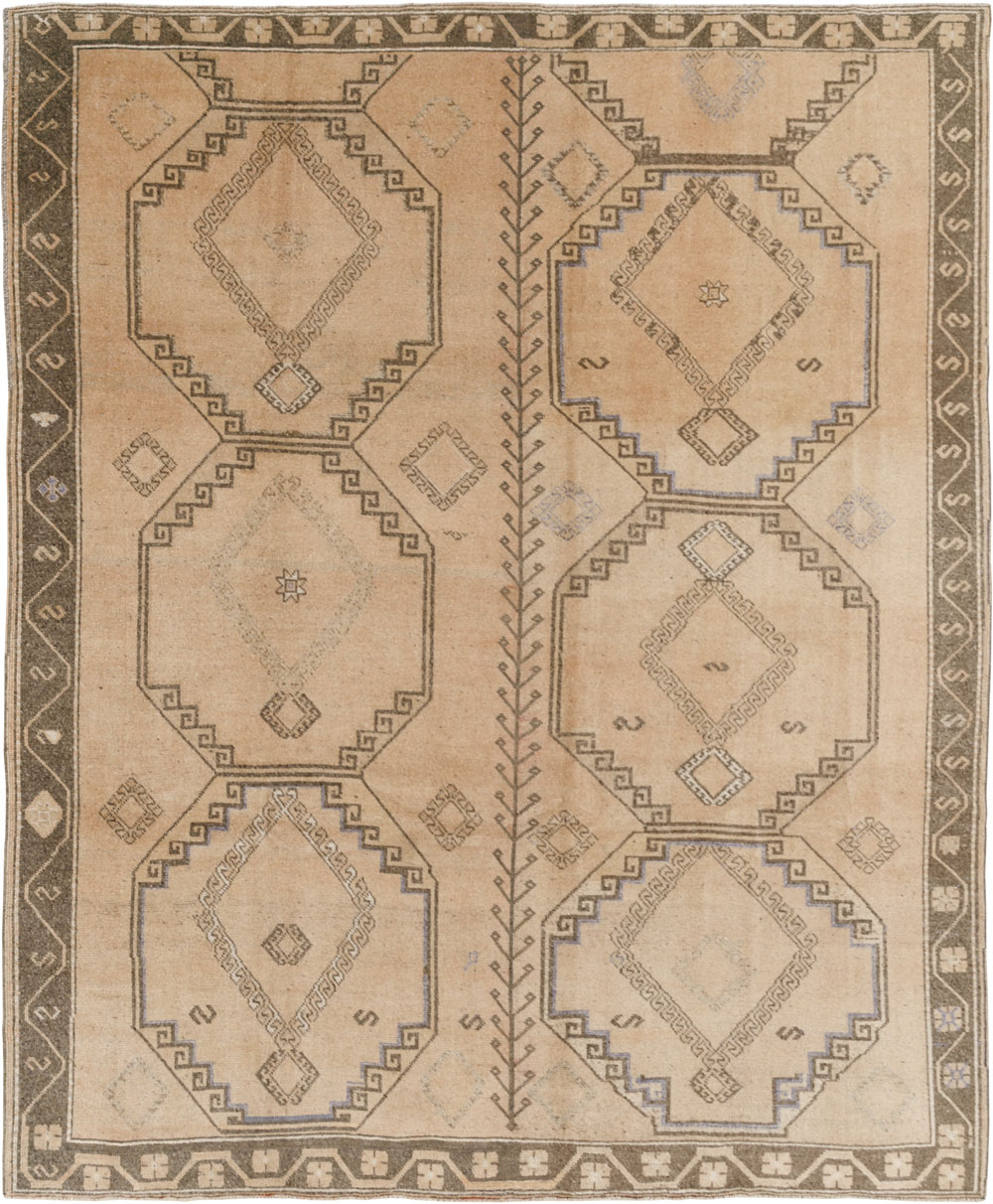 Vintage Turkish Anatolian Room Size Carpet, No.33464 - Galerie Shabab
