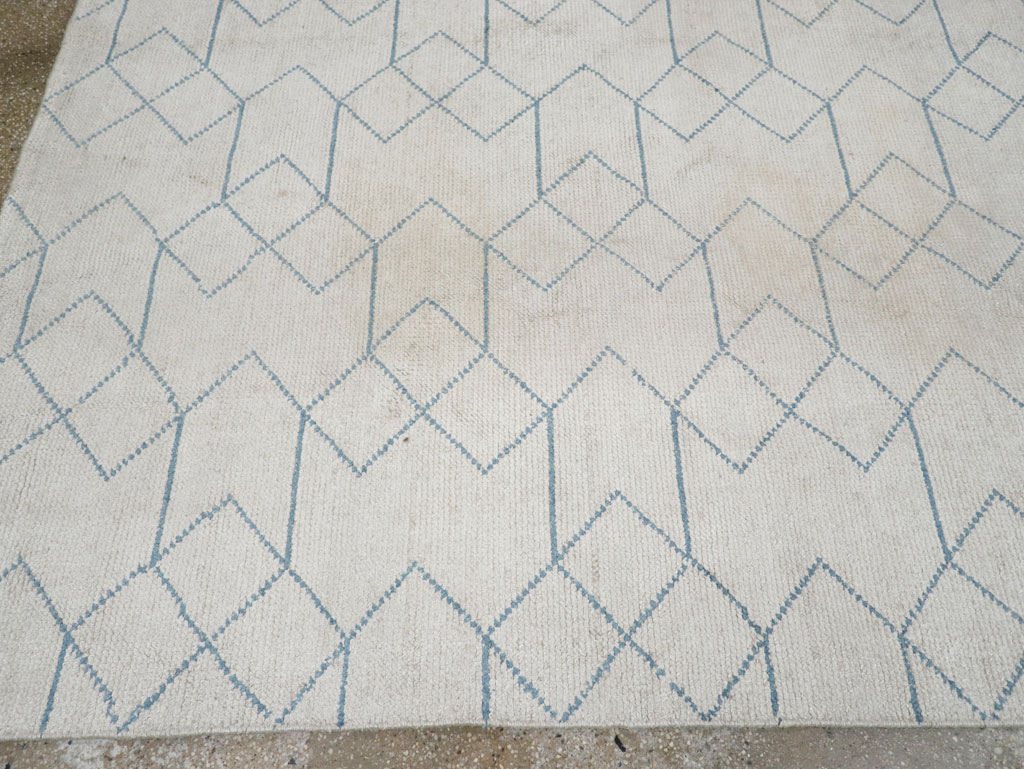 Modern Turkish Room Size Carpet, No.33465 - Galerie Shabab