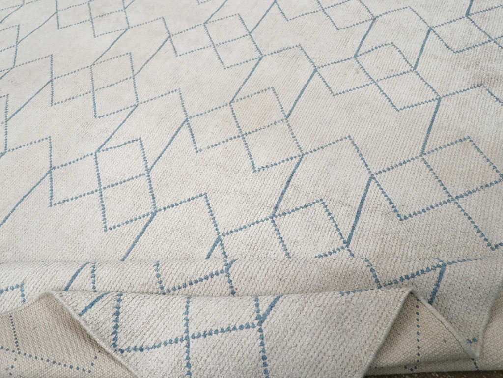 Modern Turkish Room Size Carpet, No.33465 - Galerie Shabab