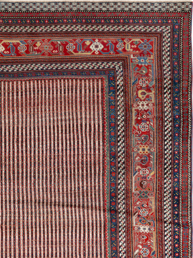 Antique Persian Qashqai Accent Carpet, No.33469 - Galerie Shabab