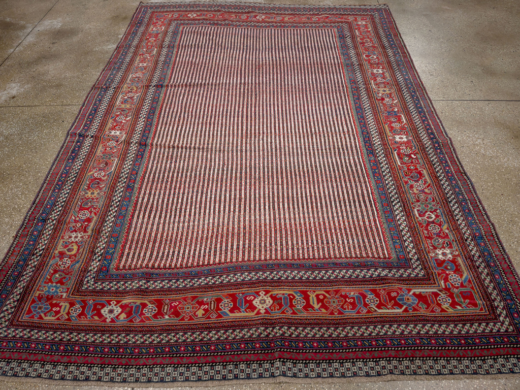 Antique Persian Qashqai Accent Carpet, No.33469 - Galerie Shabab