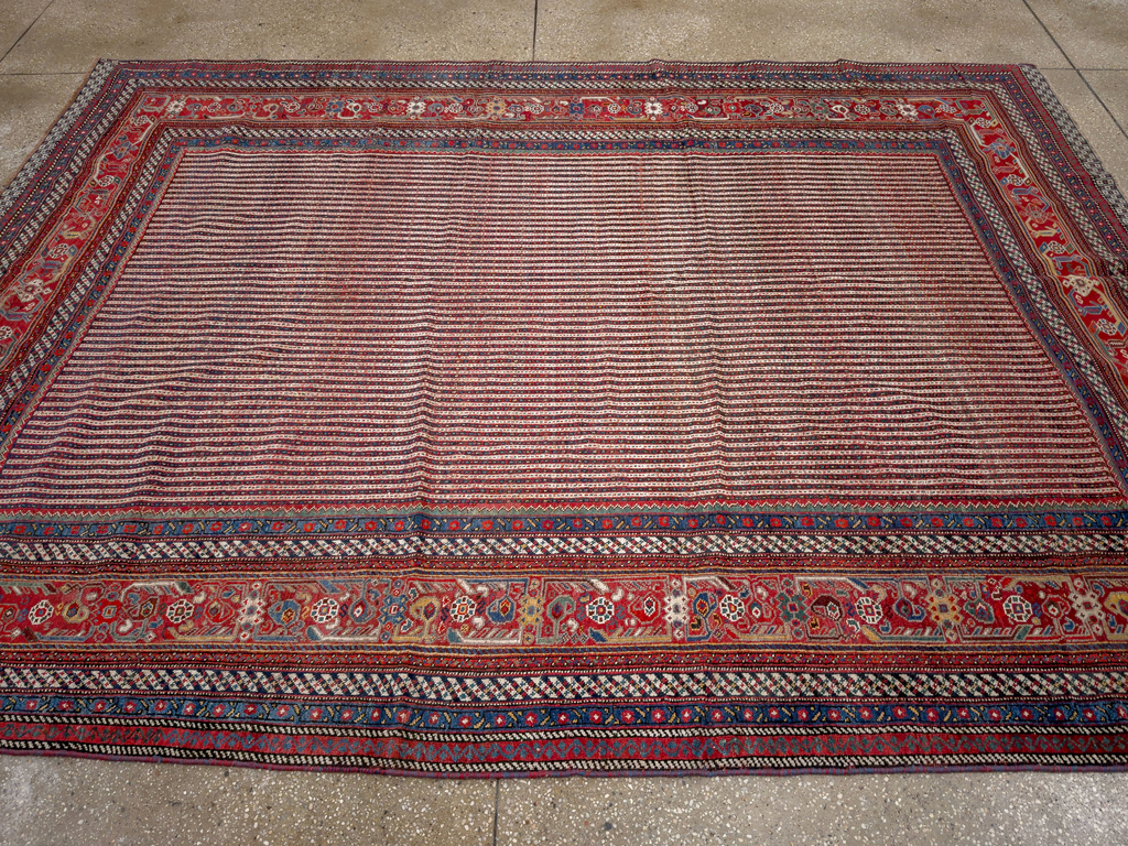 Antique Persian Qashqai Accent Carpet, No.33469 - Galerie Shabab