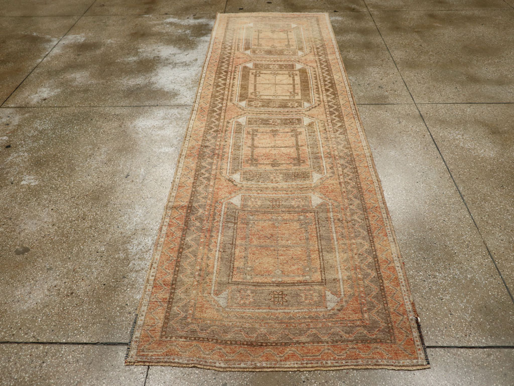 Vintage Turkish Anatolian Runner, No.33473 - Galerie Shabab