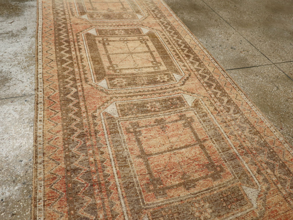 Vintage Turkish Anatolian Runner, No.33473 - Galerie Shabab