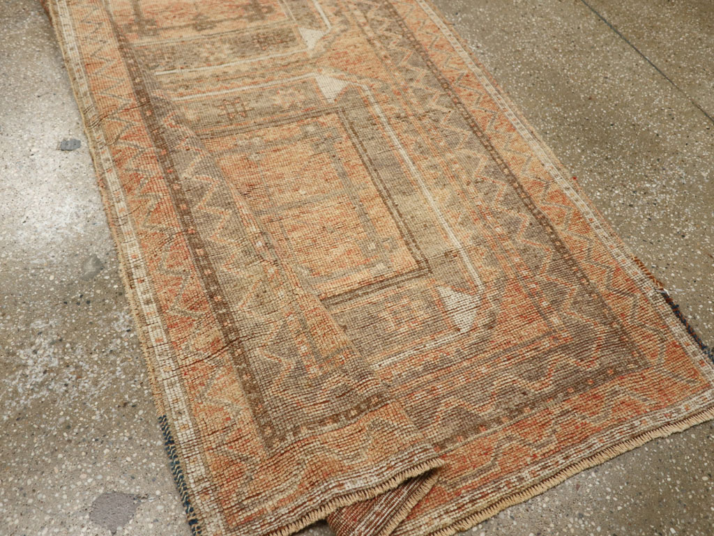 Vintage Turkish Anatolian Runner, No.33473 - Galerie Shabab