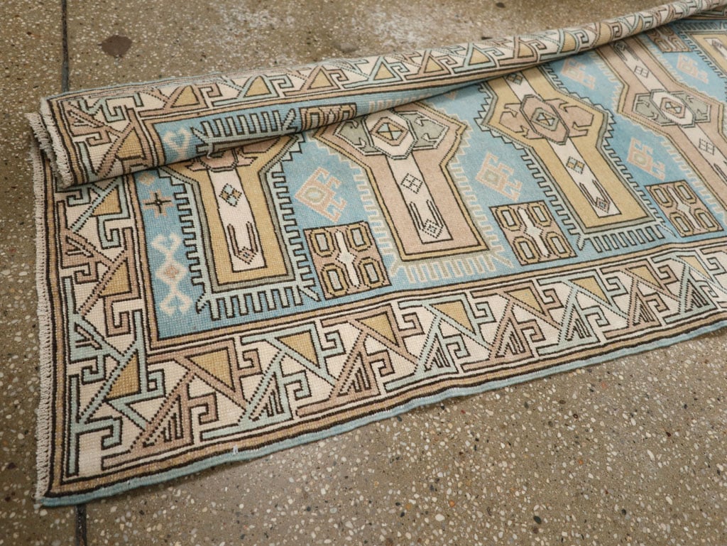 Vintage Turkish Anatolian Runner, No.33474 - Galerie Shabab