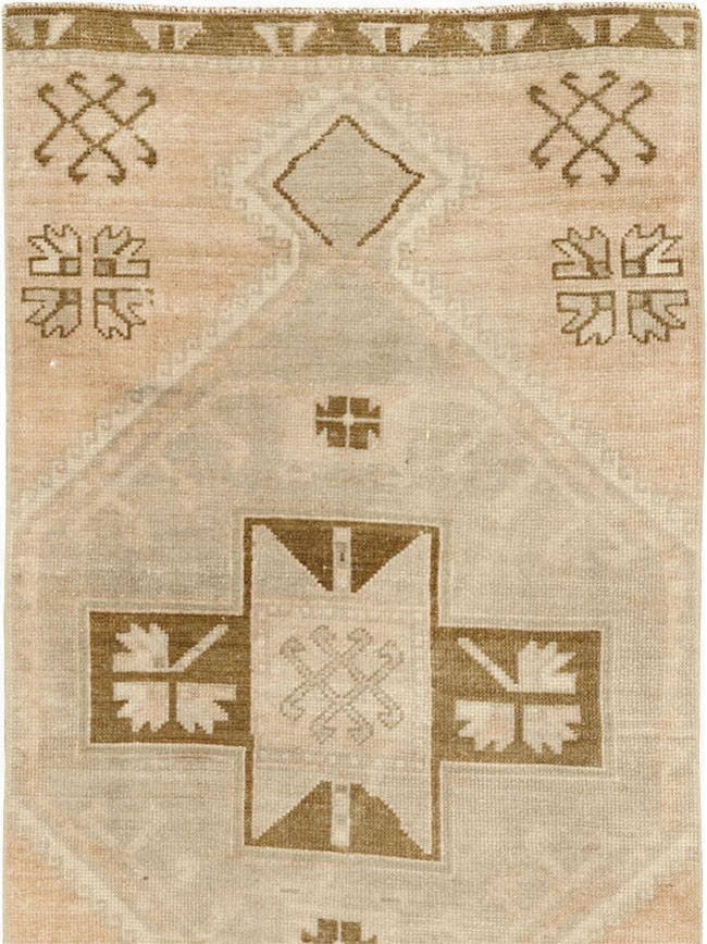 Vintage Turkish Anatolian Long Runner, No.33475 - Galerie Shabab