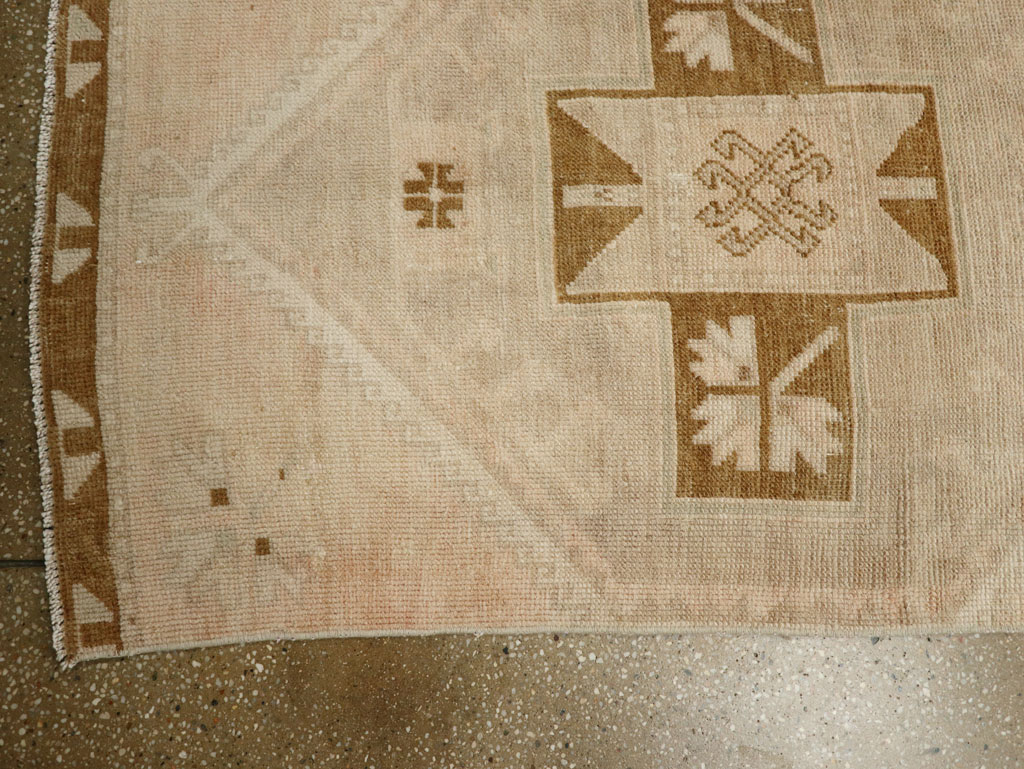 Vintage Turkish Anatolian Long Runner, No.33475 - Galerie Shabab
