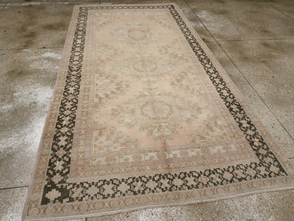 Vintage Turkish Anatolian Wide Gallery Runner, No.33479 - Galerie Shabab