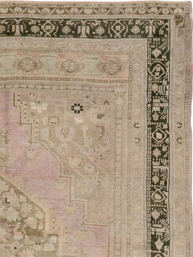 Vintage Turkish Anatolian Small Room Size Carpet, No.33480 - Galerie Shabab