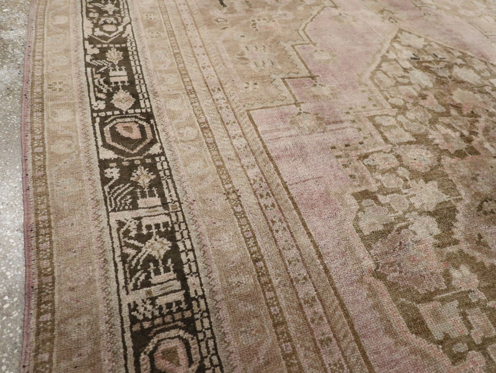 Vintage Turkish Anatolian Small Room Size Carpet, No.33480 - Galerie Shabab