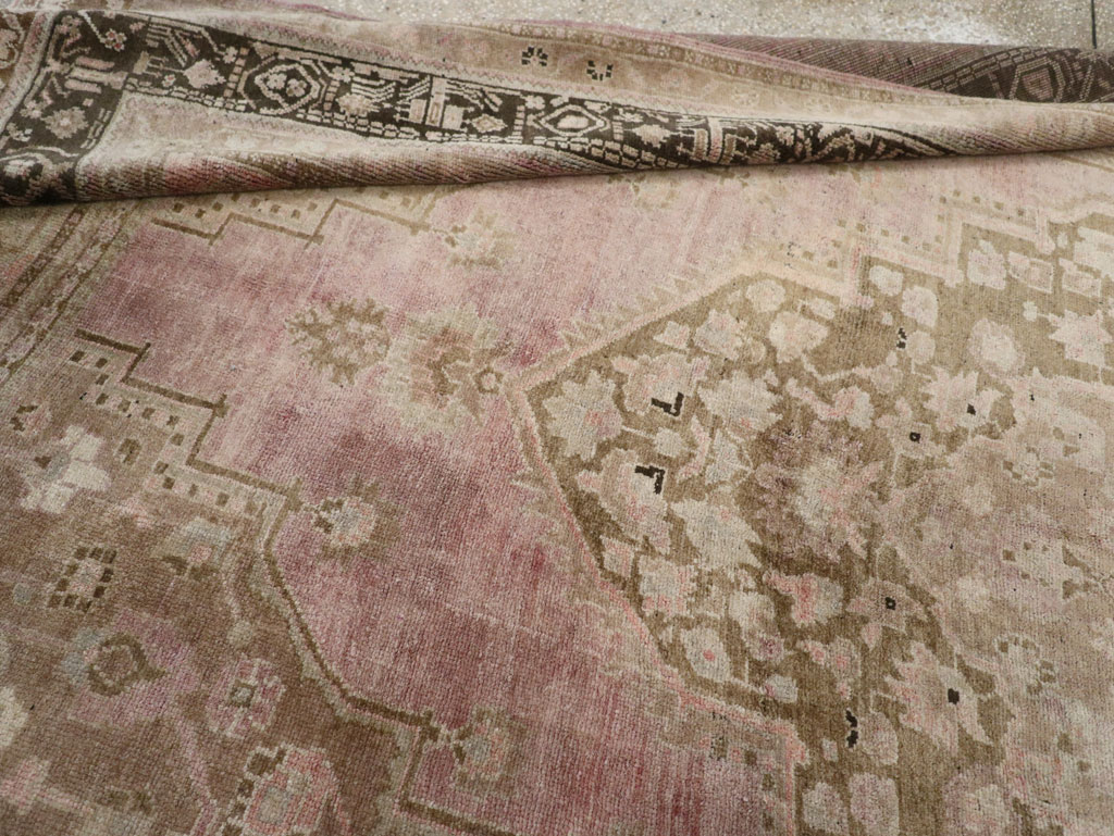 Vintage Turkish Anatolian Small Room Size Carpet, No.33480 - Galerie Shabab