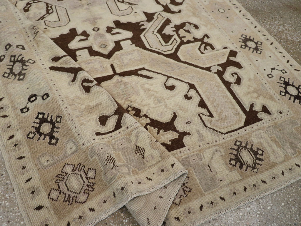 Vintage Turkish Anatolian Gallery Rug, No.33481 - Galerie Shabab