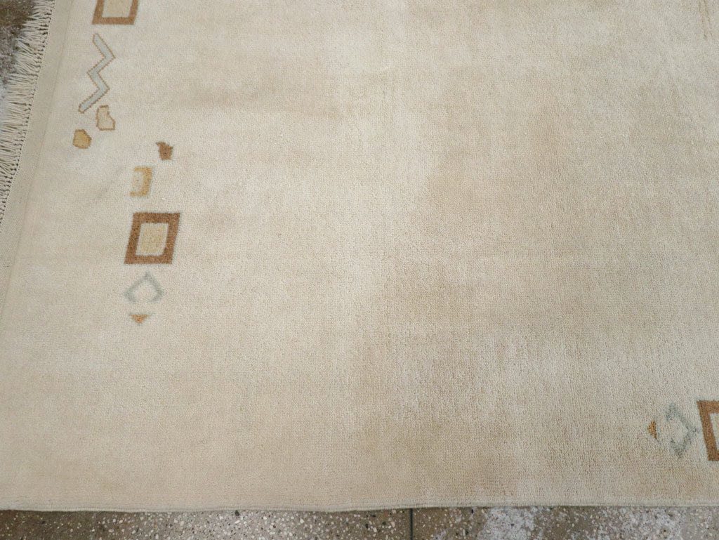Modern Turkish Accent Rug, No.33482 - Galerie Shabab