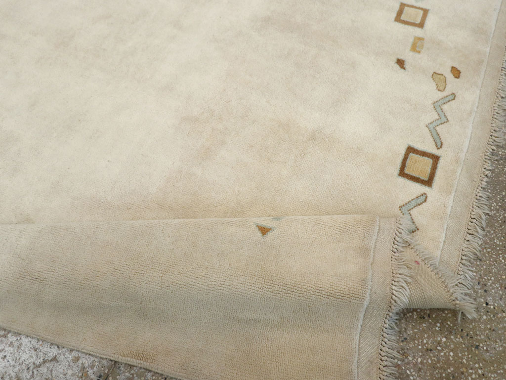 Modern Turkish Accent Rug, No.33482 - Galerie Shabab