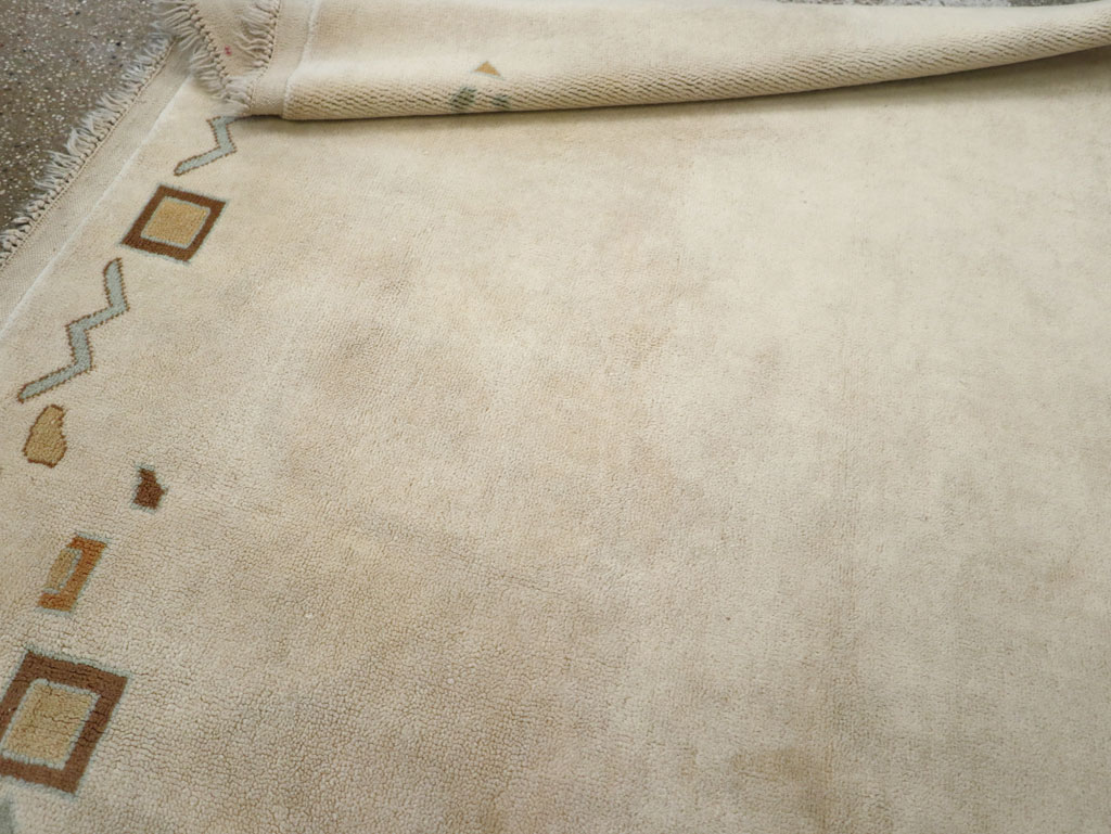 Modern Turkish Accent Rug, No.33482 - Galerie Shabab