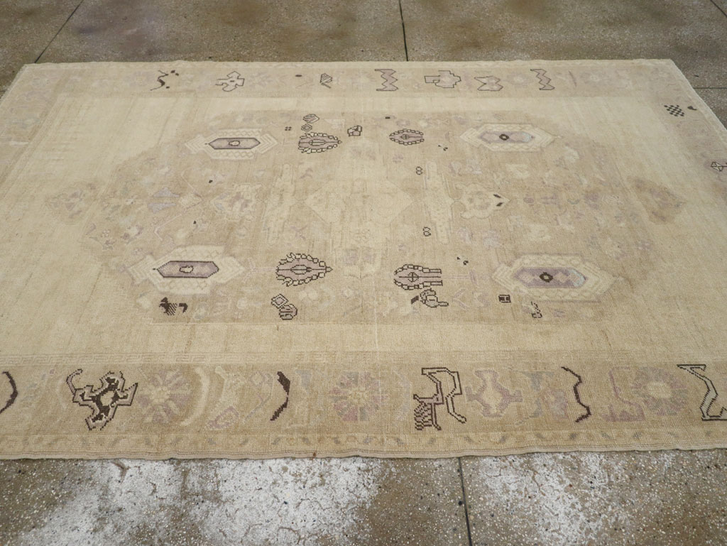 Vintage Turkish Anatolian Accent Rug, No.33483 - Galerie Shabab