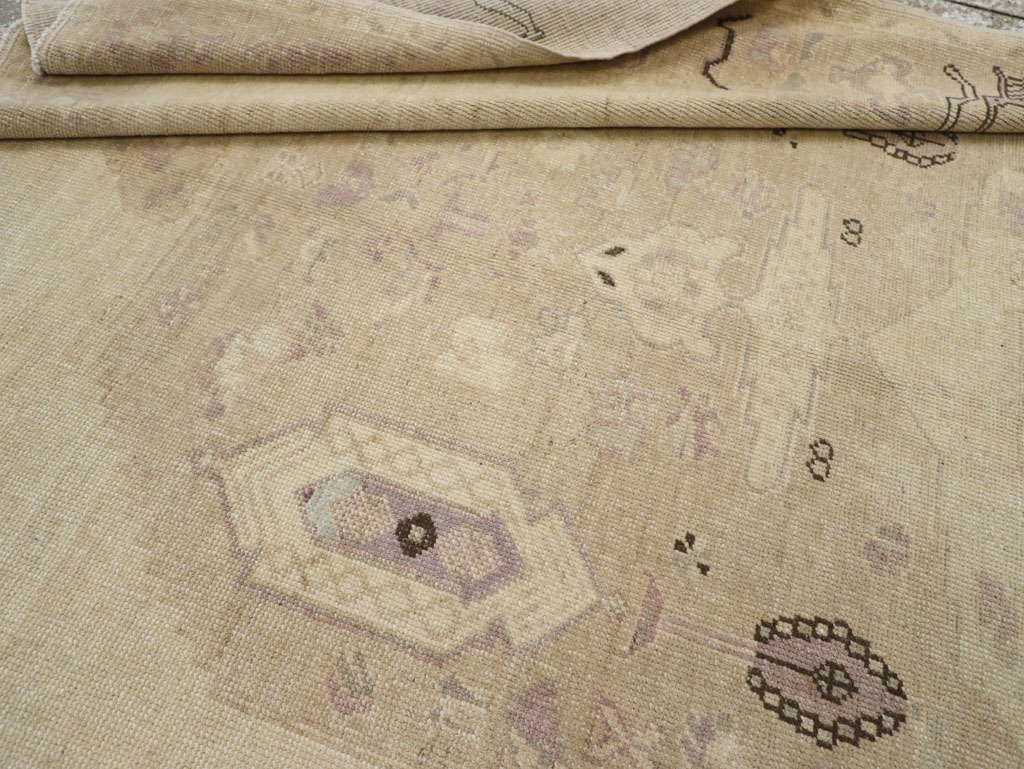 Vintage Turkish Anatolian Accent Rug, No.33483 - Galerie Shabab