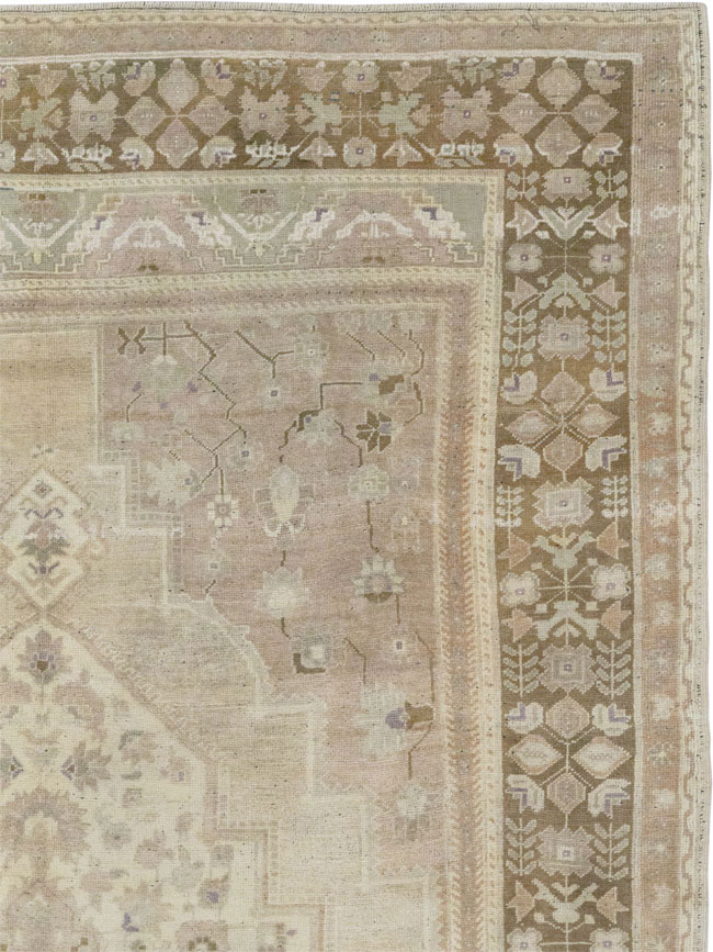 Vintage Turkish Anatolian Gallery Carpet, No.33485 - Galerie Shabab