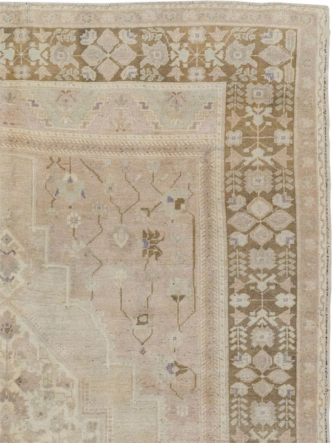 Vintage Turkish Anatolian Gallery Carpet, No.33485 - Galerie Shabab