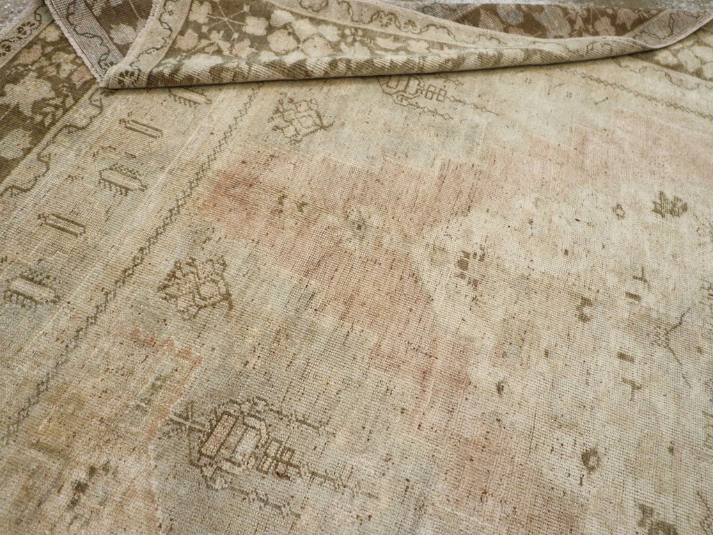 Vintage Turkish Anatolian Accent Rug, No.33487 - Galerie Shabab