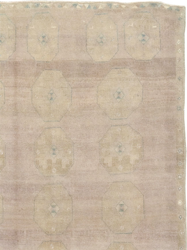 Vintage Turkish Anatolian Accent Rug, No.33489 - Galerie Shabab