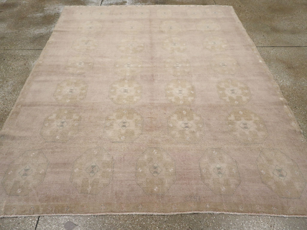 Vintage Turkish Anatolian Accent Rug, No.33489 - Galerie Shabab