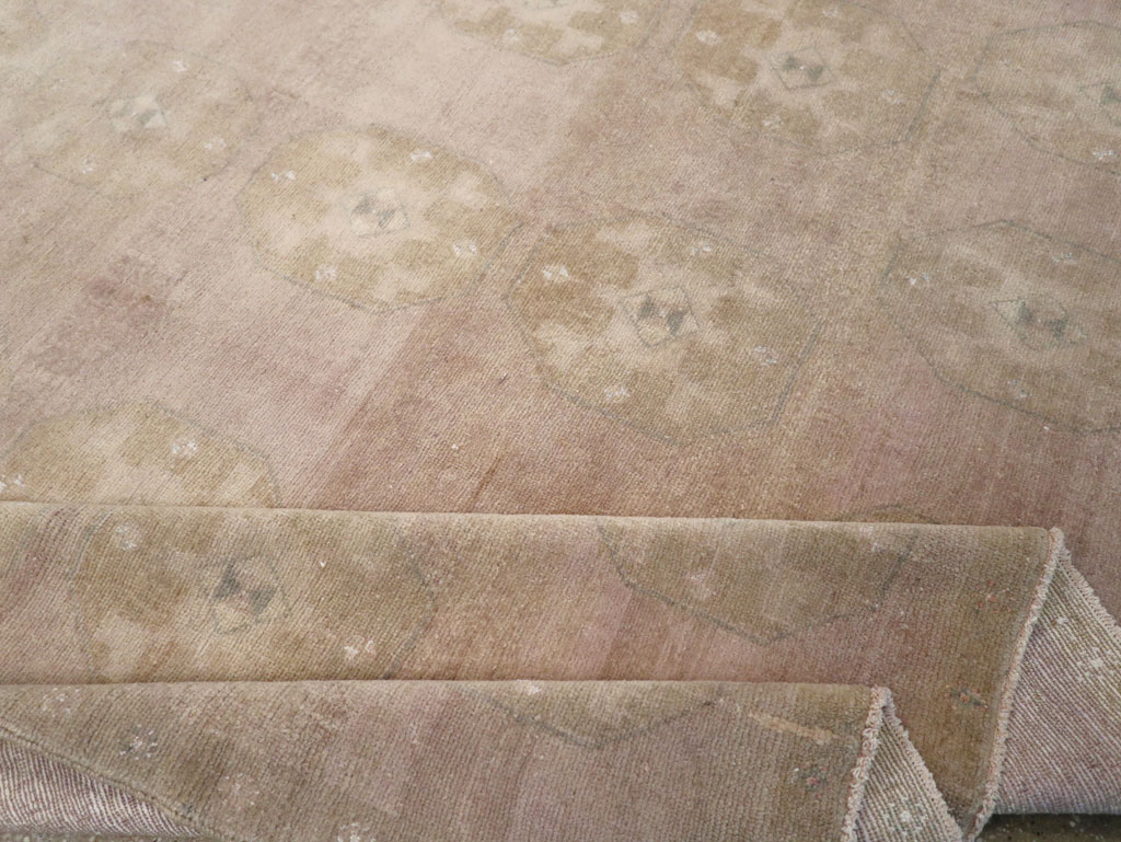 Vintage Turkish Anatolian Accent Rug, No.33489 - Galerie Shabab