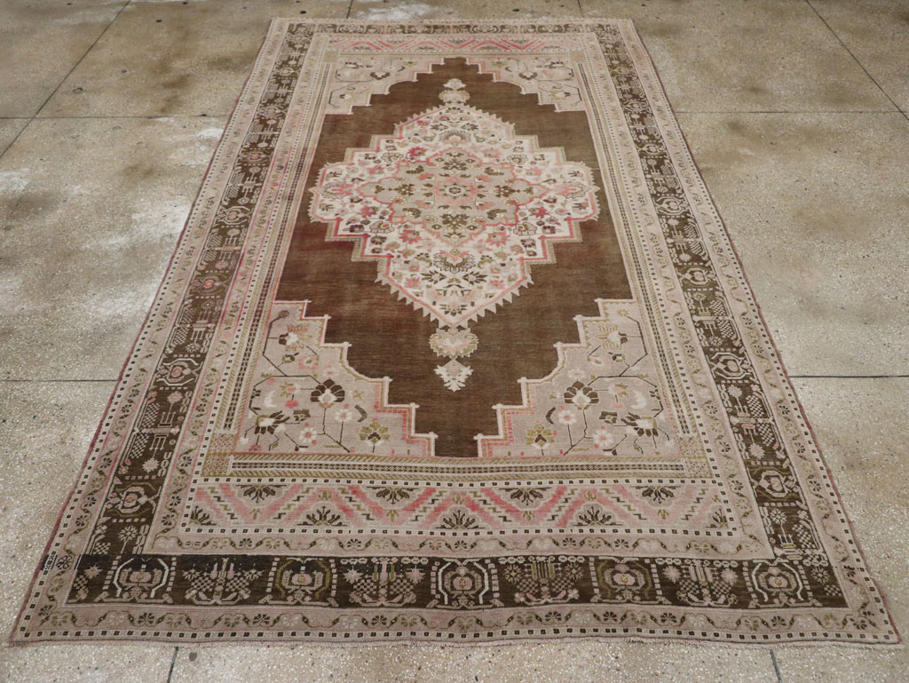 Vintage Turkish Anatolian Gallery Carpet, No.33492 - Galerie Shabab