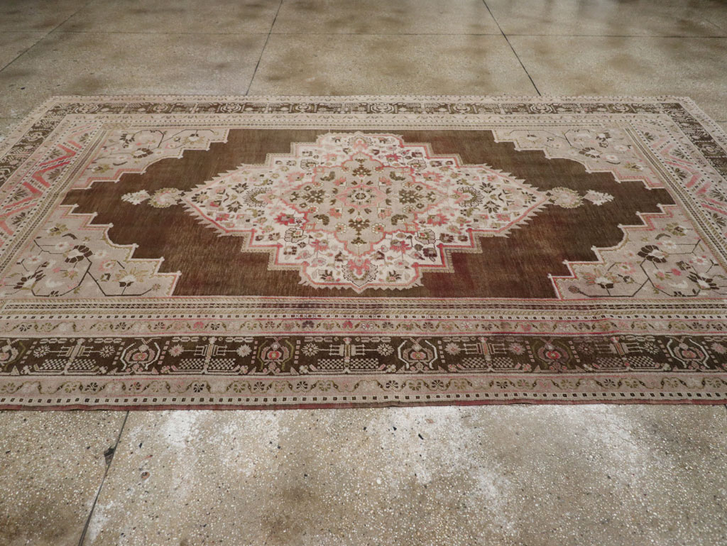 Vintage Turkish Anatolian Gallery Carpet, No.33492 - Galerie Shabab