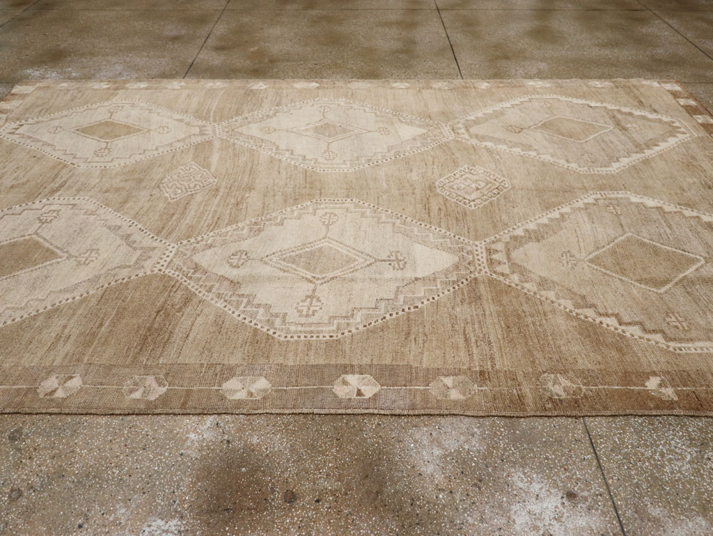 Vintage Turkish Anatolian Gallery Carpet, No.33493 - Galerie Shabab