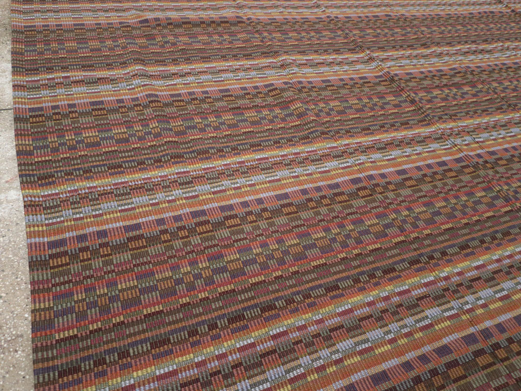 Vintage European Flatweave Kilim Large Room Size Carpet, No.33502 - Galerie Shabab