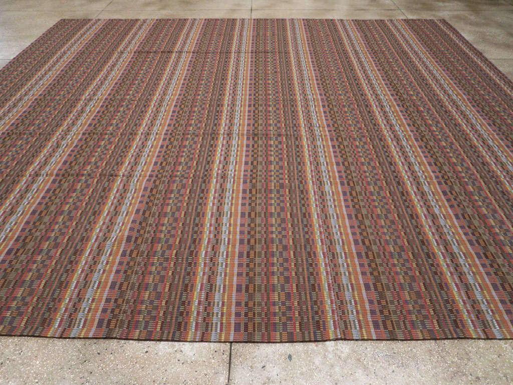Vintage European Flatweave Kilim Large Room Size Carpet, No.33502 - Galerie Shabab