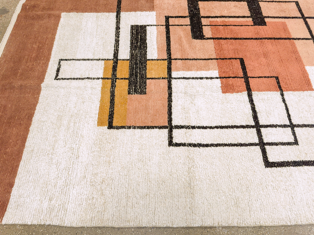 Modern Turkish Art Deco Room Size Carpet, No.33570 - Galerie Shabab