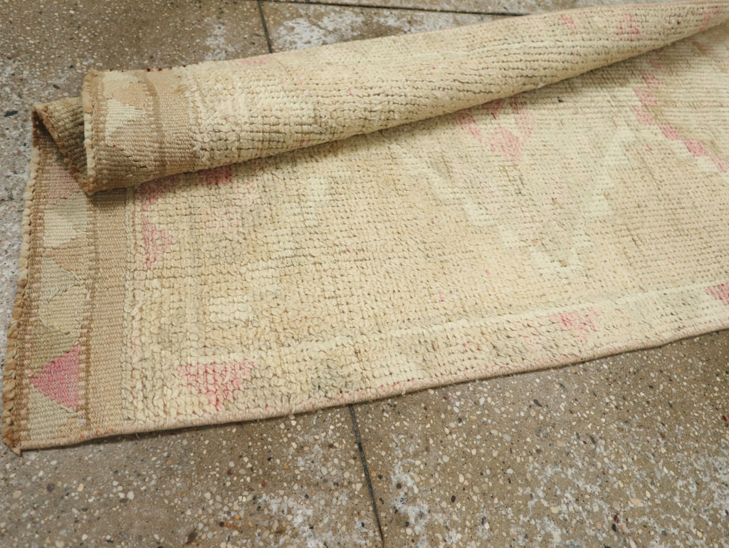 Vintage Turkish Anatolian Runner, No.33575 - Galerie Shabab
