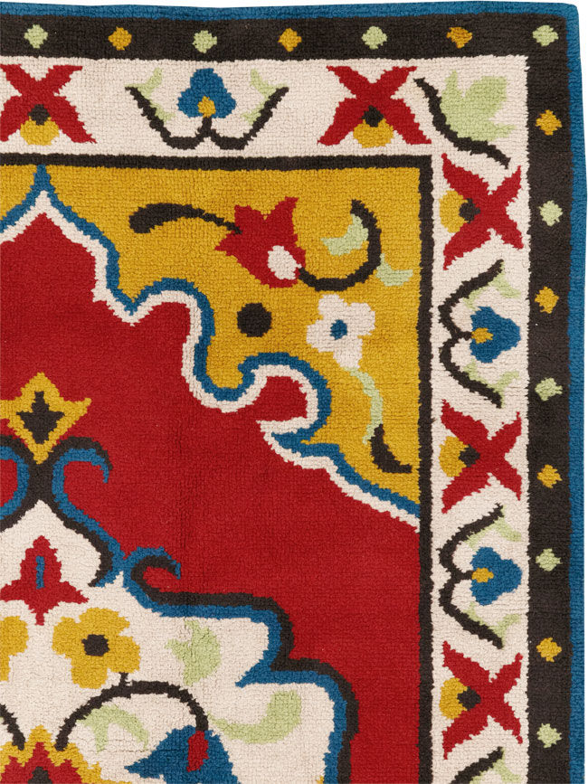Vintage European Accent Rug, No.33579 - Galerie Shabab