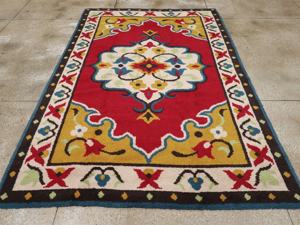 Vintage European Accent Rug, No.33579 - Galerie Shabab
