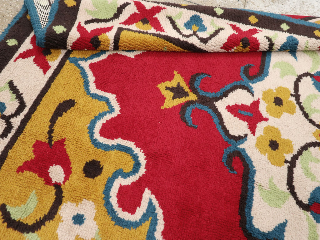 Vintage European Accent Rug, No.33579 - Galerie Shabab