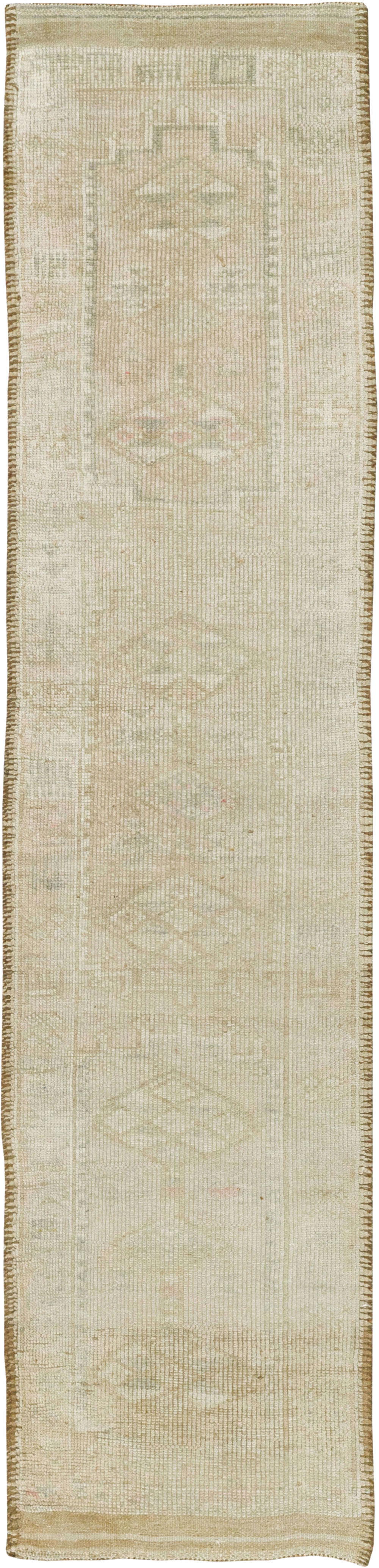 Vintage Turkish Oushak Runner, No.33584 - Galerie Shabab