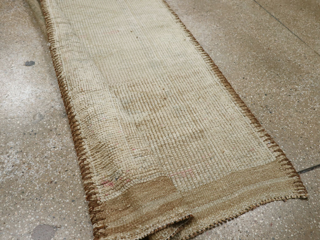 Vintage Turkish Oushak Runner, No.33584 - Galerie Shabab
